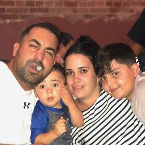 Meet your Posher, Yaima